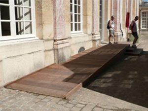 Des rampes réversibles ont été installées au Petit et au Grand Trianon.
