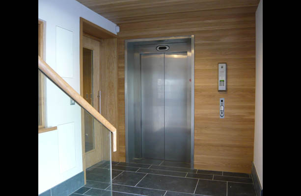 Un nouvel ascenseur permet d'accéder au premier étage
