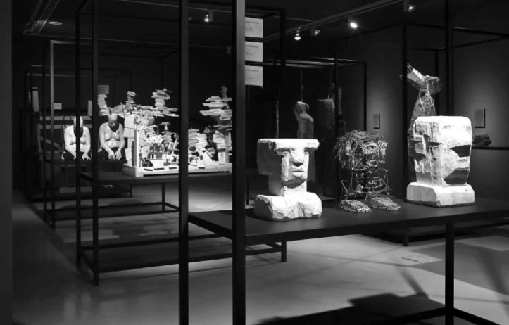 Fig. 11. La Casa and Sombrero’s exhibition ‘Mundo Extreme’: Sculpture gallery.